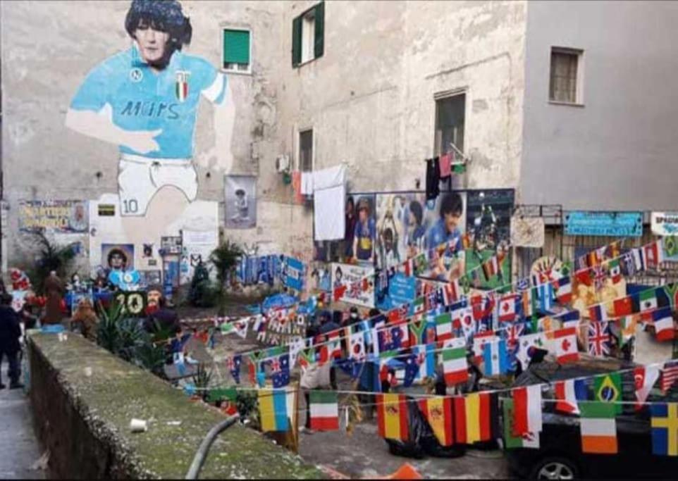 I Tre Re Via Toledo 那不勒斯 外观 照片