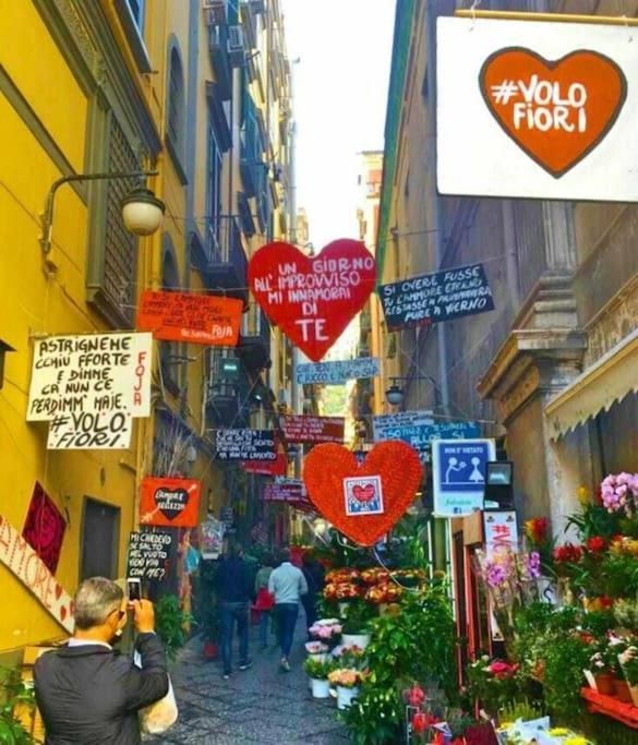 I Tre Re Via Toledo 那不勒斯 外观 照片